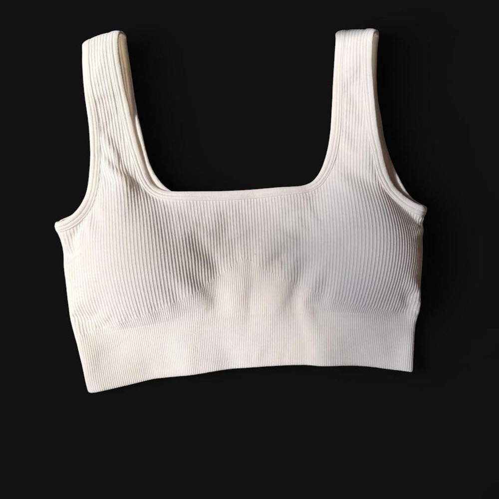 OQQ white ribbed racerback sports bra, size M